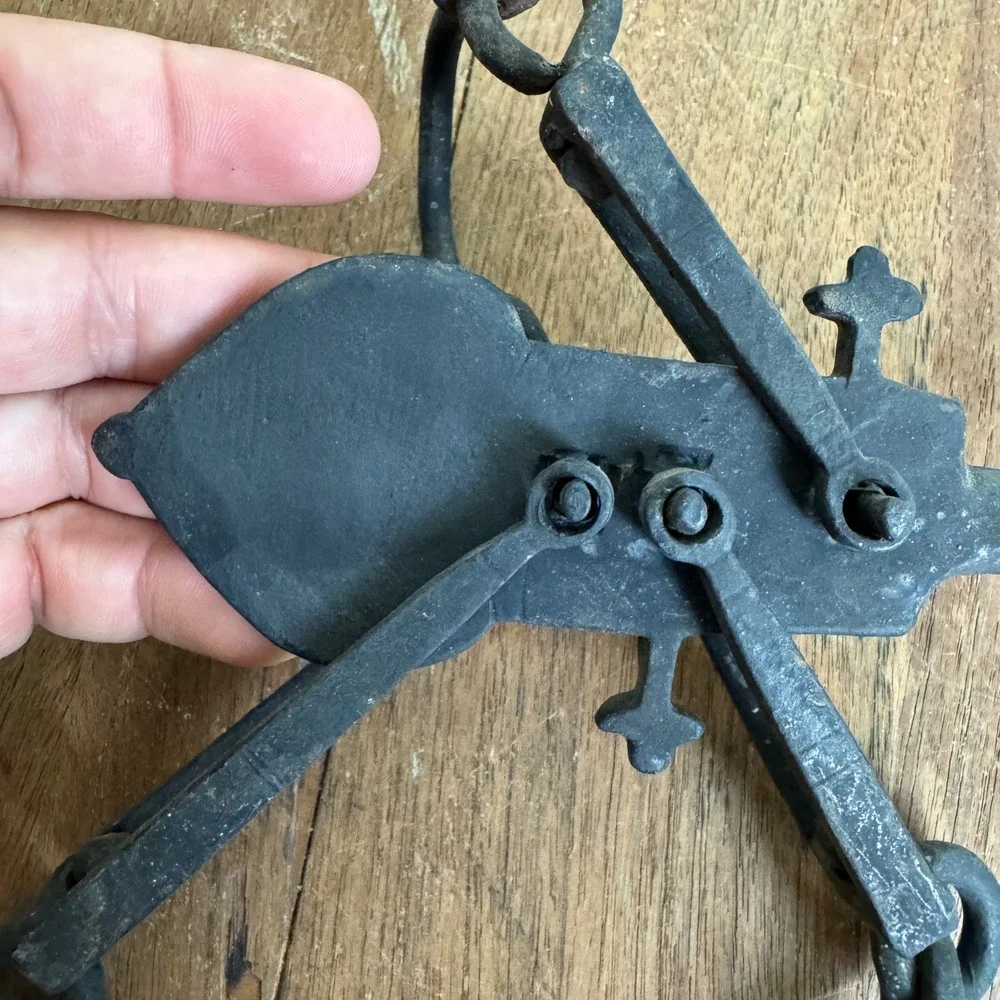 Vintage Antique Black Cast Iron Hanging Scale with Weight‎ Farmhouse Decor